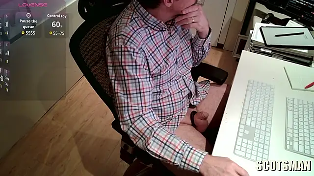 Snapshot of Scotsmanx chatting on 04-02-26, 01:31 Scotsmanx online show from 04-02-26, 01:31