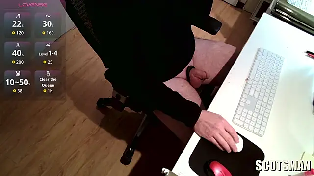 Snapshot of Scotsmanx chatting on 04-07-26, 06:08 Scotsmanx online show from 04-07-26, 06:08