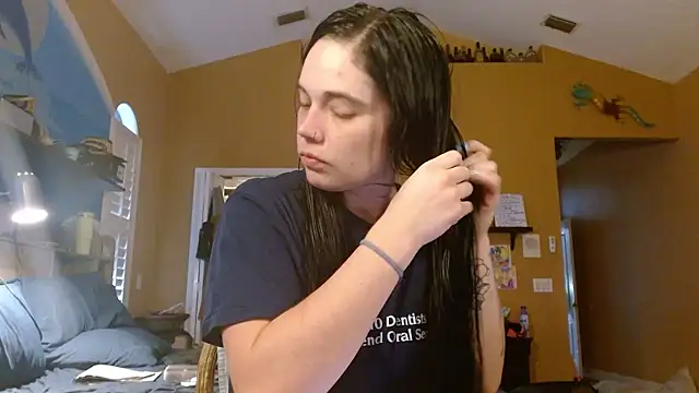 Snapshot of ahungkittykat chatting on 04-06-26, 02:40 ahungkittykat online show from 04-06-26, 02:40