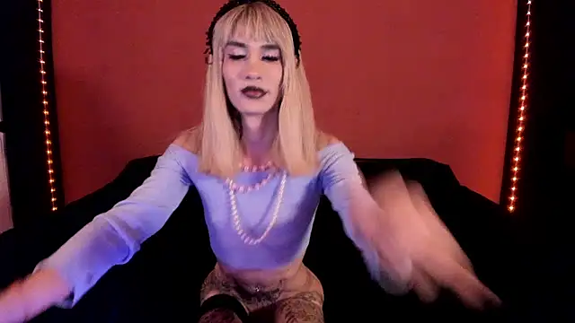 Snapshot of PervertedMissCloe chatting on 02-21-26, 04:35 PervertedMissCloe online show from 02-21-26, 04:35