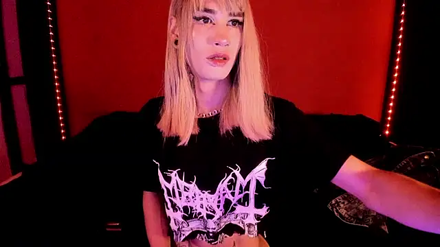 Snapshot of PervertedMissCloe chatting on 02-26-26, 04:33 PervertedMissCloe online show from 02-26-26, 04:33