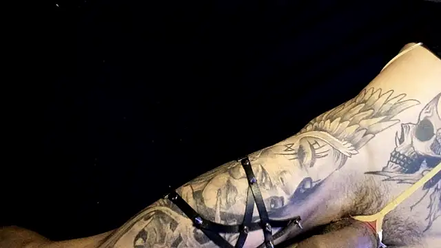 Snapshot of PervertedMissCloe chatting on 03-10-26, 04:06 PervertedMissCloe online show from 03-10-26, 04:06