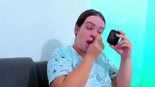 Emely pregnantt online show from 03-18-26, 05:32