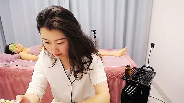 anne2026 online show from 04-24-26, 01:19