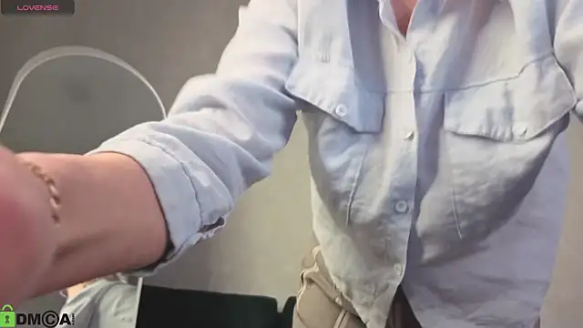 Snapshot of Ann_Annise chatting on 02-28-26, 01:28 Ann Annise online show from 02-28-26, 01:28