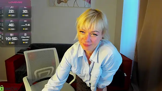 Snapshot of Ann_Annise chatting on 06-12-26, 01:15 Ann Annise online show from 06-12-26, 01:15