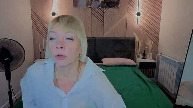 Snapshot of Ann_Annise chatting on 06-29-26, 12:28 Ann Annise online show from 06-29-26, 12:28