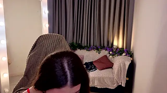 LunarDreamm online show from 03-05-26, 01:51