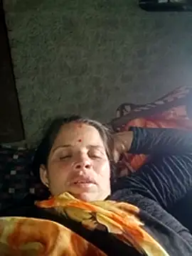 Snapshot of Lucky_couple-1 chatting on 02-20-26, 04:18 Lucky couple-1 online show from 02-20-26, 04:18