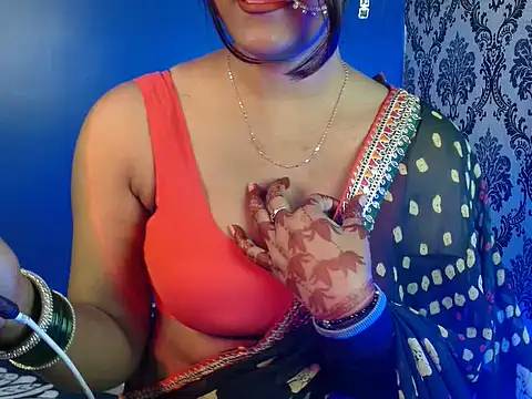 Hotginni4 online show from 02-02-26, 03:22