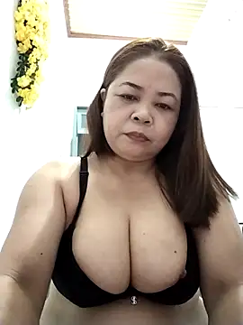 Baby-bigtits2026 online show from 04-15-26, 09:37