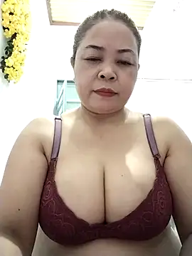 Baby-bigtits2026 online show from 04-26-26, 10:24