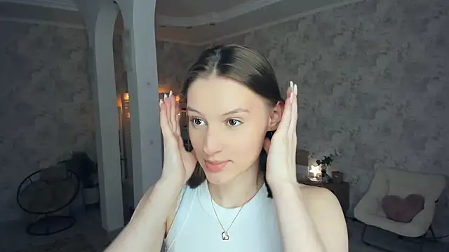 LianneBynon online show from 06-15-26, 08:38