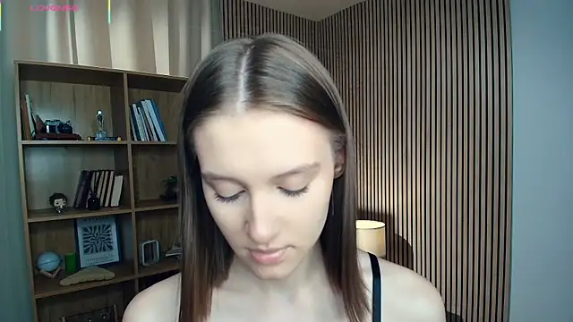 LianneBynon online show from 07-13-26, 09:45