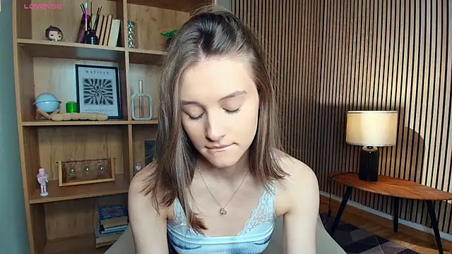 LianneBynon online show from 07-23-26, 08:45