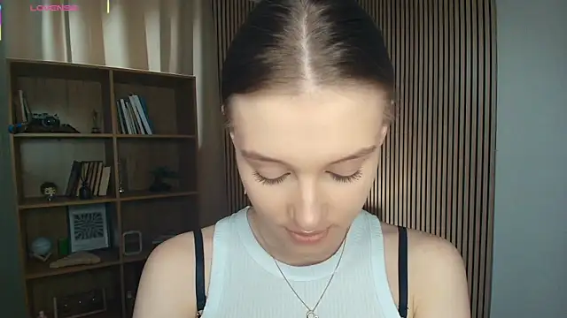 LianneBynon online show from 07-27-26, 08:21