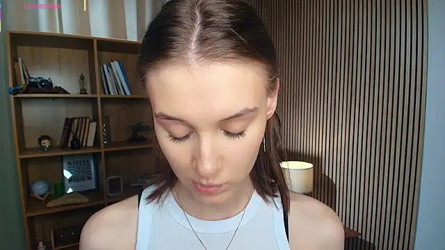 LianneBynon online show from 07-30-26, 08:13