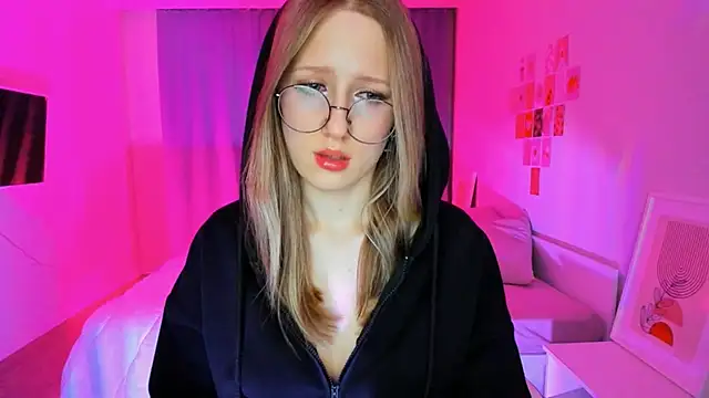 Vega Taylor online show from 03-03-26, 03:45