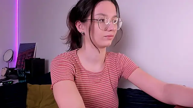 Snapshot of miabellee_ chatting on 02-26-26, 09:03 miabellee online show from 02-26-26, 09:03