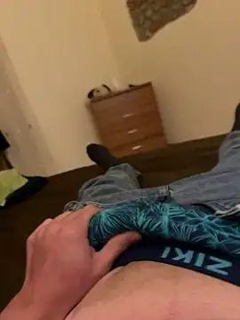 Snapshot of MarkoCum93 chatting on 03-17-26, 08:12 MarkoCum93 online show from 03-17-26, 08:12