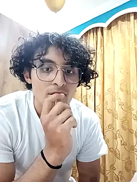 Snapshot of Apolo_Men chatting on 03-13-26, 04:41 Apolo Men online show from 03-13-26, 04:41