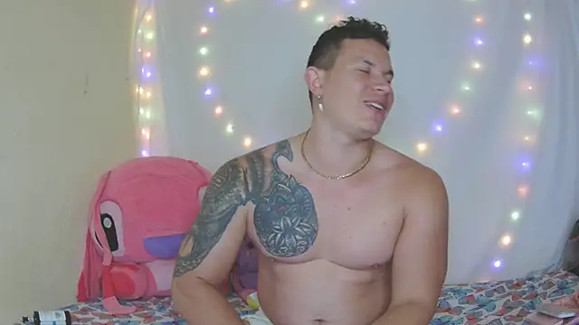 Snapshot of Eternalfuego chatting on 03-13-26, 03:51 Eternalfuego online show from 03-13-26, 03:51