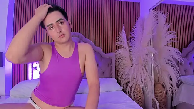 noahWolff  online show from 02-15-26, 04:42