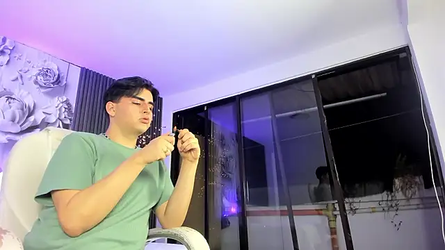 noahWolff  online show from 02-21-26, 04:35