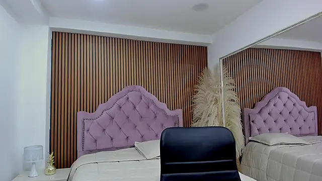 noahWolff  online show from 03-09-26, 11:42