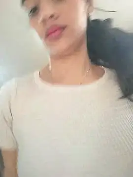 Snapshot of cynliu chatting on 04-27-26, 05:00 cynliu online show from 04-27-26, 05:00