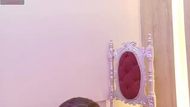 Snapshot of LeaneRous chatting on 02-02-26, 03:22 LeaneRous online show from 02-02-26, 03:22