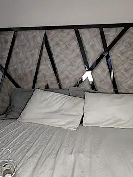 Denise wolfe21 online show from 04-27-26, 03:43