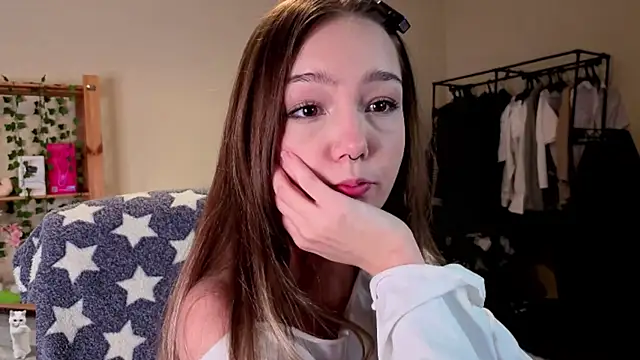 HoneyComfy online show from 04-14-26, 02:23