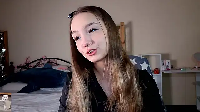 HoneyComfy online show from 04-19-26, 02:16