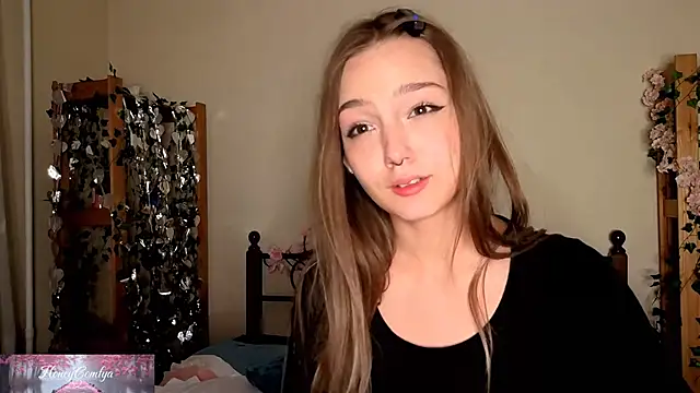 HoneyComfy online show from 05-11-26, 04:04