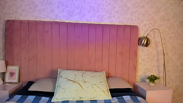 Snapshot of Katiawilson chatting on 02-11-26, 01:16 Katiawilson online show from 02-11-26, 01:16