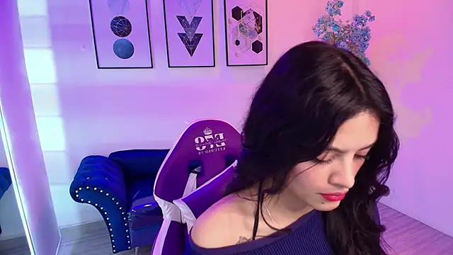 Maddie T18 online show from 04-29-26, 11:25