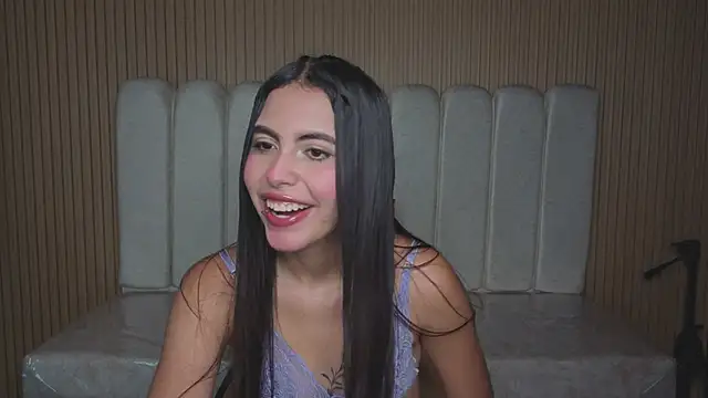 Snapshot of Perla_lovely_ chatting on 02-12-26, 12:33 Perla lovely online show from 02-12-26, 12:33