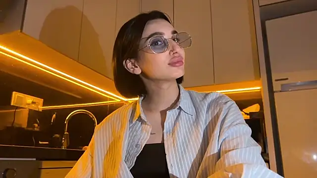 Snapshot of BlackFox_V chatting on 03-07-26, 08:17 BlackFox V online show from 03-07-26, 08:17