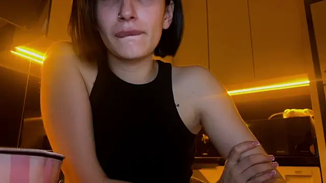 Snapshot of BlackFox_V chatting on 03-12-26, 09:32 BlackFox V online show from 03-12-26, 09:32