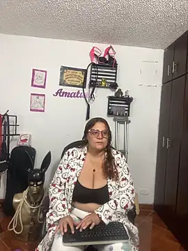 KimmyDark1 online show from 06-12-26, 04:22