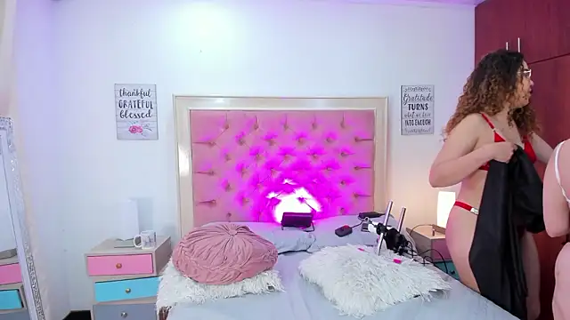 Snapshot of AmbarClarck chatting on 03-15-26, 12:00 AmbarClarck online show from 03-15-26, 12:00