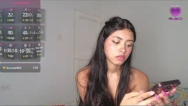 Snapshot of amynovaaa chatting on 03-10-26, 05:18 amynovaaa online show from 03-10-26, 05:18