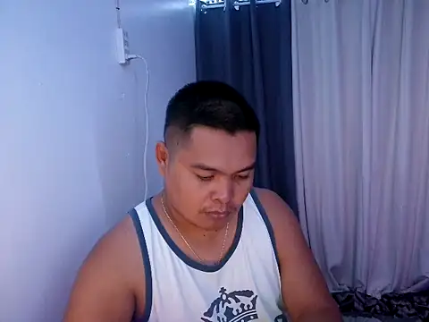 Snapshot of bigloadfox chatting on 03-18-26, 01:36 bigloadfox online show from 03-18-26, 01:36