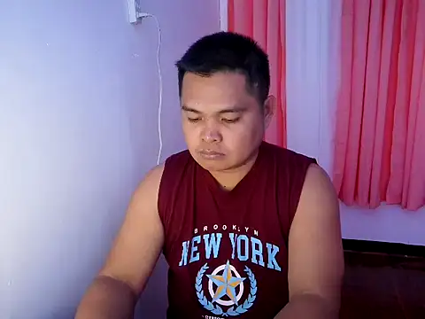 Snapshot of bigloadfox chatting on 03-26-26, 12:33 bigloadfox online show from 03-26-26, 12:33