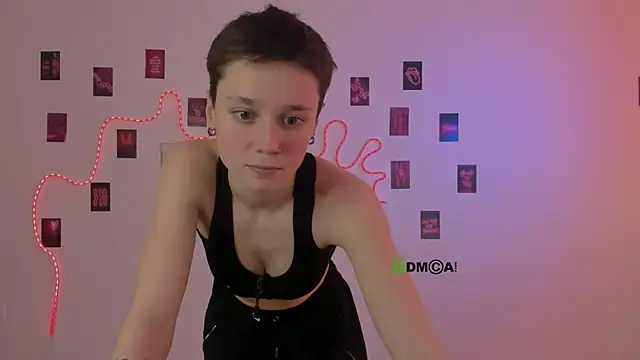 Snapshot of emi_fade chatting on 03-05-26, 09:49 emi fade online show from 03-05-26, 09:49