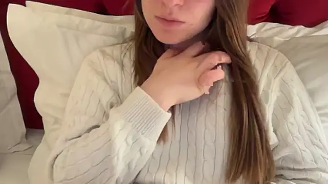 Snapshot of Lucyschickt chatting on 03-29-26, 07:36 Lucyschickt online show from 03-29-26, 07:36