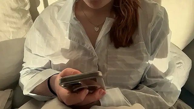 Snapshot of Lucyschickt chatting on 04-01-26, 06:03 Lucyschickt online show from 04-01-26, 06:03