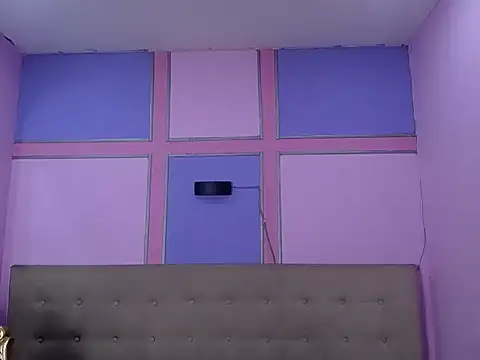 Snapshot of Melannyy__ chatting on 02-20-26, 06:26 Melannyy online show from 02-20-26, 06:26