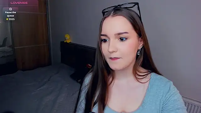 Snapshot of CrissyKales chatting on 03-02-26, 04:03 CrissyKales online show from 03-02-26, 04:03